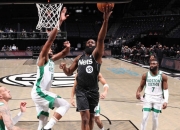 开云体育入口-山西队鏖战广东队，欧文状态火热