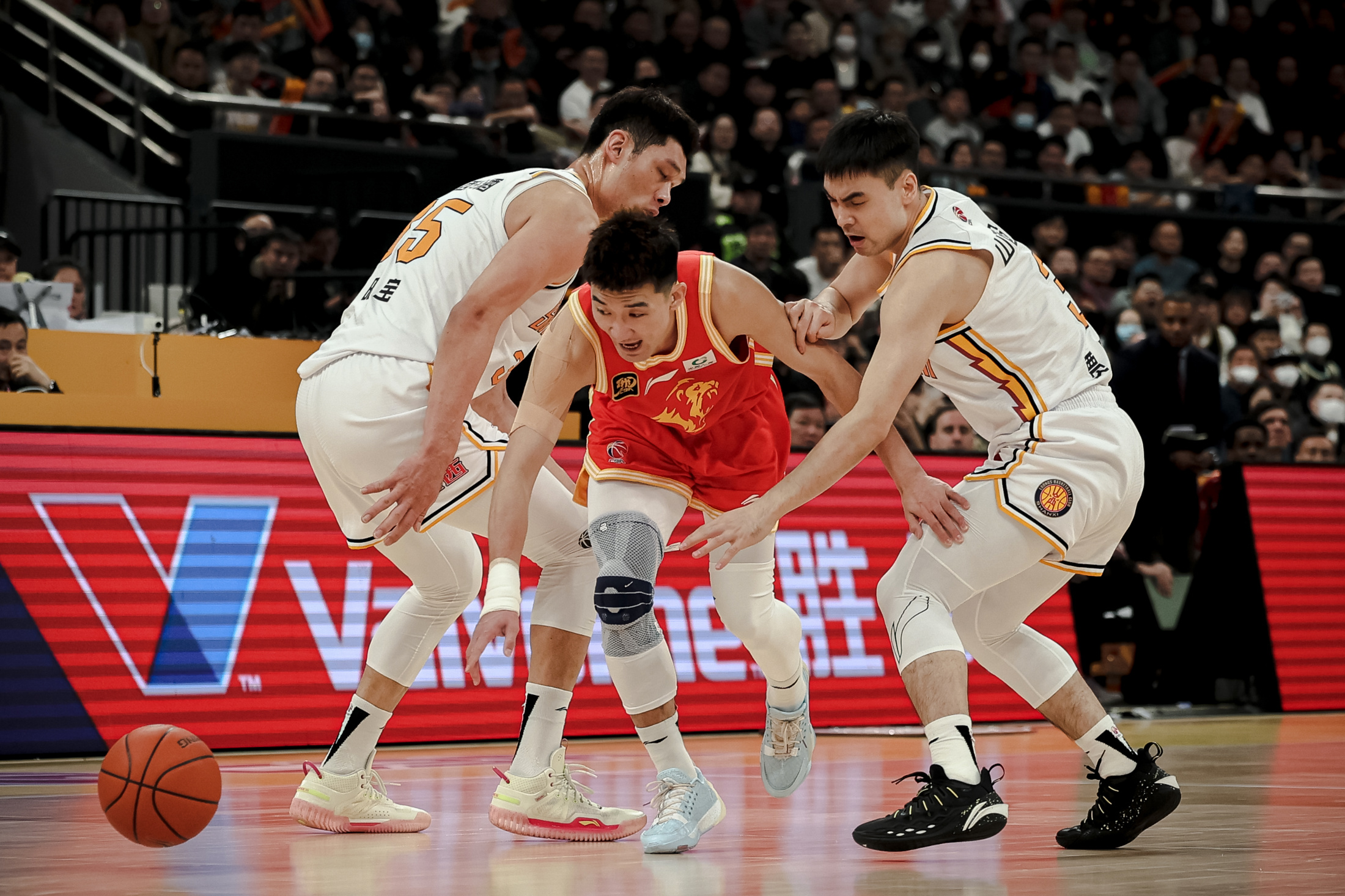 包含篮球联赛展开新一轮争夺,球队实力对决的词条 包含篮球联赛展开新一轮争夺,球队实力对决的词条