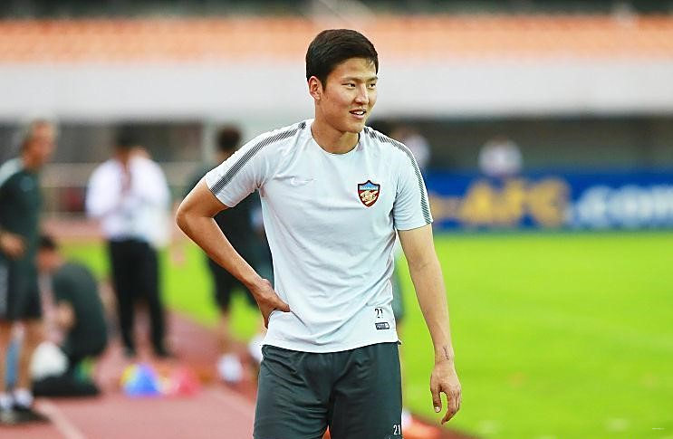 权健热身接力，热情激战中超冠军大关的简单介绍