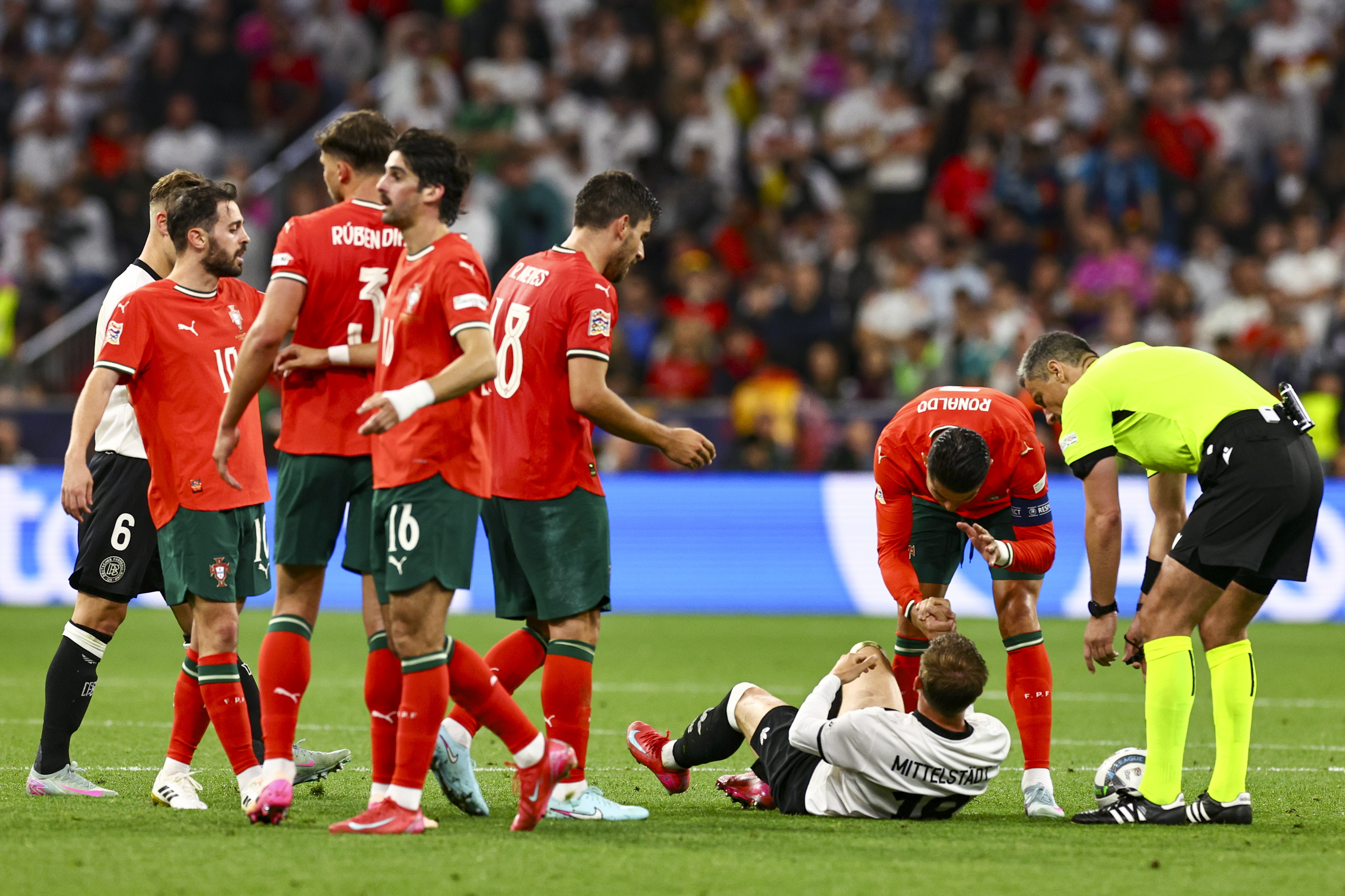 葡萄牙战胜法国，成功晋级欧国联十六强