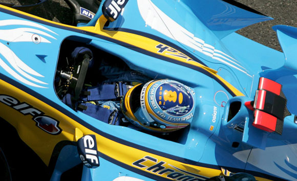 索伯车队轻取雷诺车队,拉塞尔高光表现的简单介绍 索伯车队轻取雷诺车队,拉塞尔高光表现的简单介绍