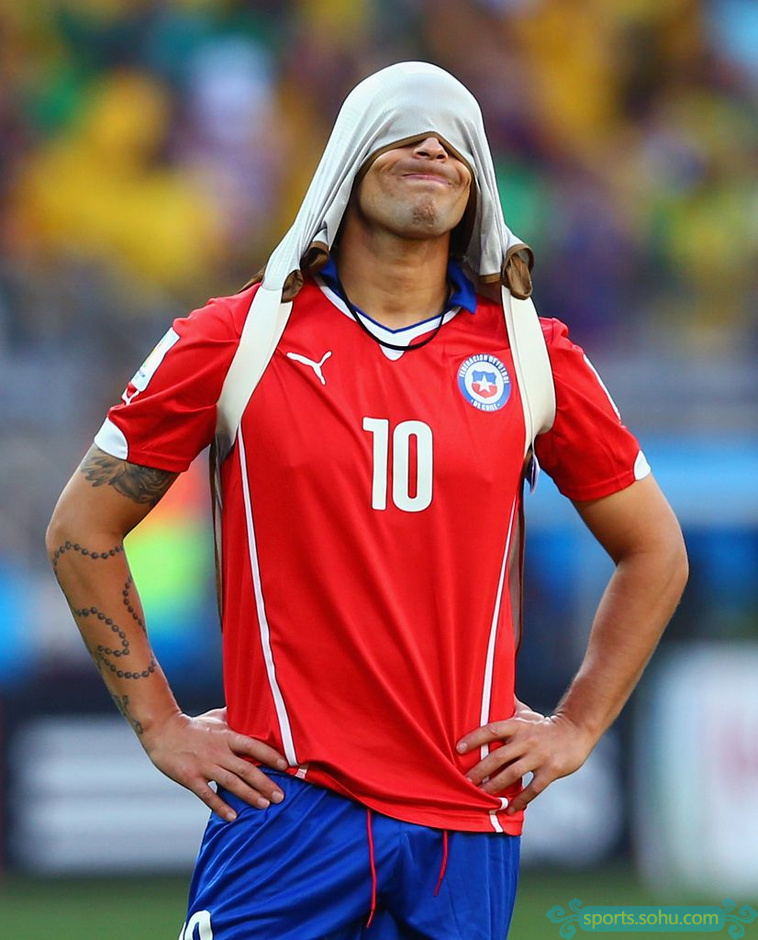 包含日本轻取勒沃库森，苏亚雷斯点燃赛场的词条