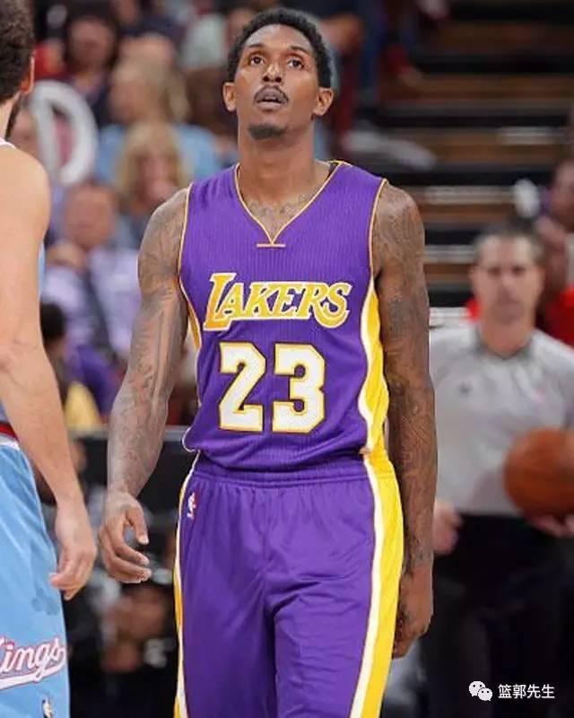 沃尔夫斯堡中场球员屡创进球,成为球队得分王 沃尔夫斯堡中场球员屡创进球,成为球队得分王