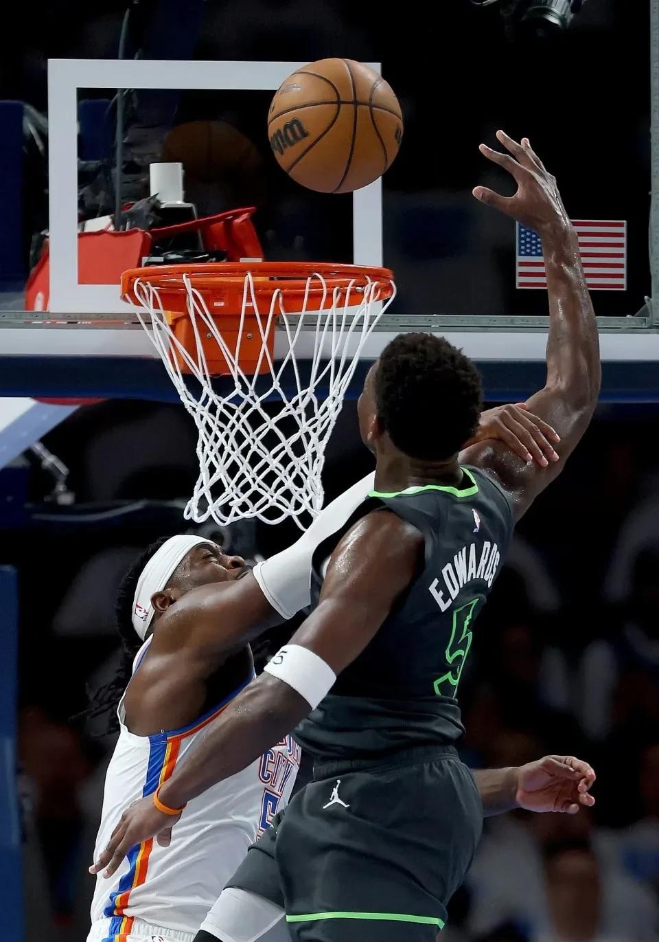 灰熊鏖战青岛队,詹姆斯惊艳四座 灰熊鏖战青岛队,詹姆斯惊艳四座