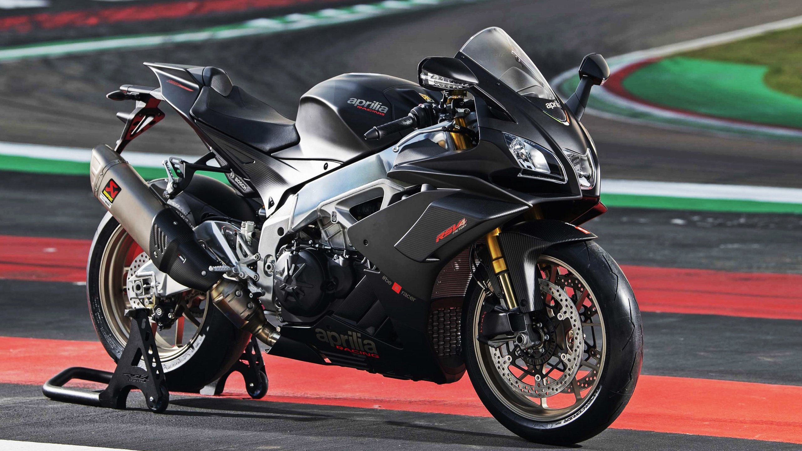 转会窗的暗线,当莱比锡红牛带走洪都拉斯精灵,法比尼奥的坚硬腰带如何成为关键先生